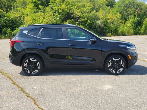 Used 2024 Kia Seltos SX w/ SX Sunroof Package AWD/4WD image 4