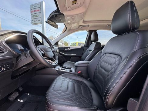 Used 2024 Ford Escape Platinum w/ Premium Technology Package AWD/4WD image 17