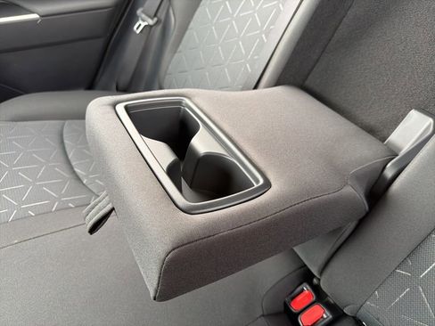 Used 2025 Toyota RAV4 XLE image 33