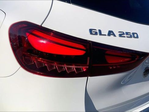 Used 2025 Mercedes-Benz GLA 250 4MATIC image 24