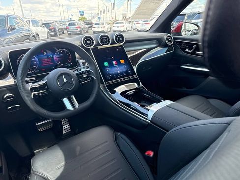 Used 2025 Mercedes-Benz GLC 300 4MATIC image 14