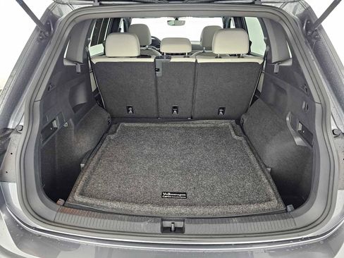 Used 2021 Volkswagen Tiguan SE R-Line image 14