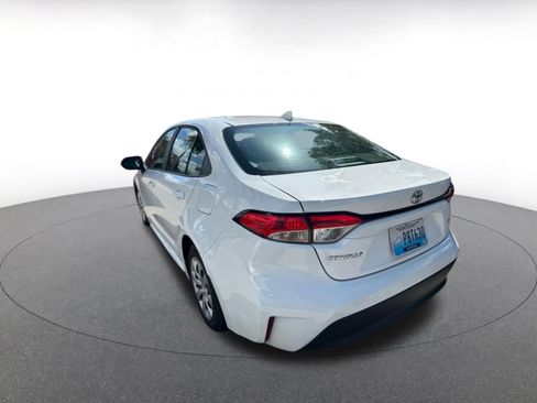 Used 2025 Toyota Corolla LE image 5