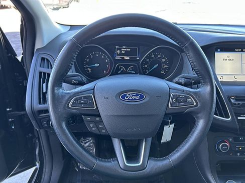 Used 2017 Ford Focus SEL w/ Cold Weather Package image 6