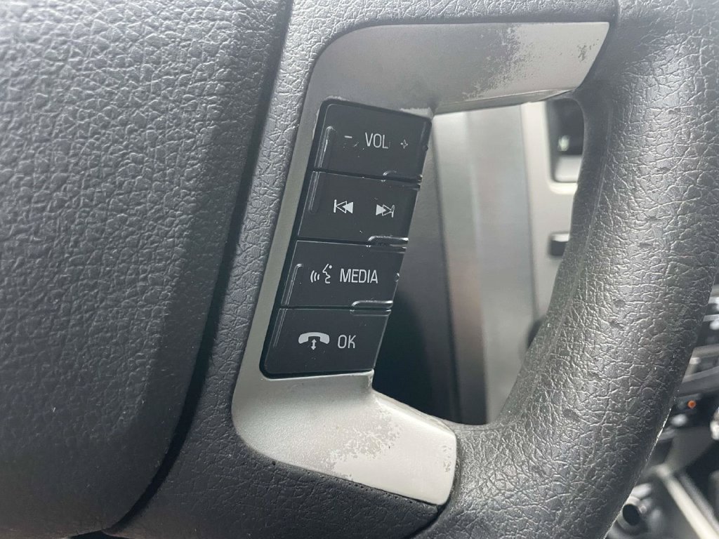 Used 2010 Ford Fusion SE FWD image 22