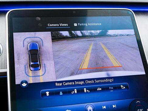 Used 2022 Mercedes-Benz S 580 4MATIC Sedan w/ AMG Line Package image 13