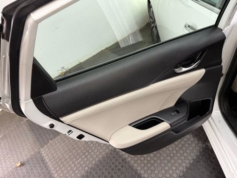 Used 2022 Honda Insight Touring image 42