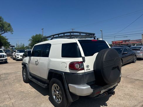Used 2012 Toyota FJ Cruiser 2WD w/ Convenience Pkg image 18