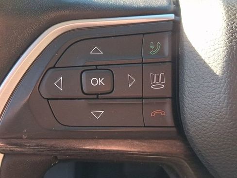 Used 2023 Jeep Grand Cherokee L Limited w/ Luxury Tech Group II image 21