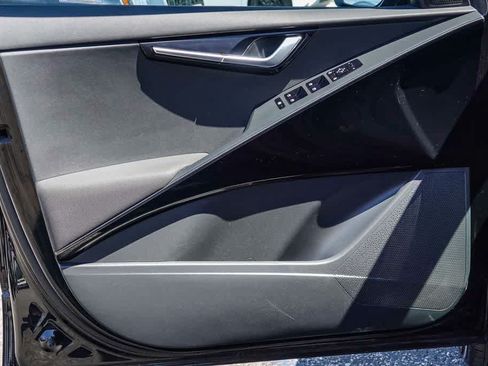 Certified 2024 Kia Niro Wind FWD image 19