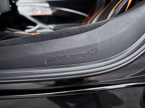 Used 2024 McLaren Artura image 33