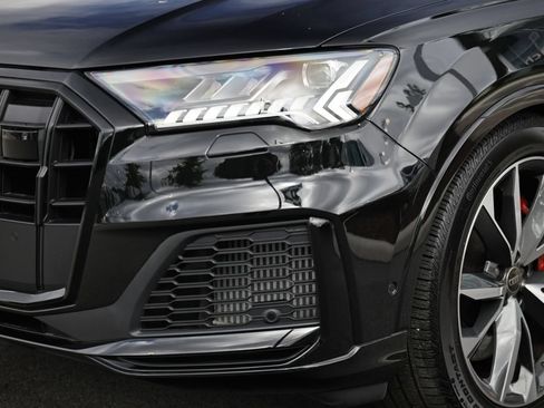 Certified 2023 Audi SQ7 Premium Plus w/ Black Optic Package AWD/4WD image 12