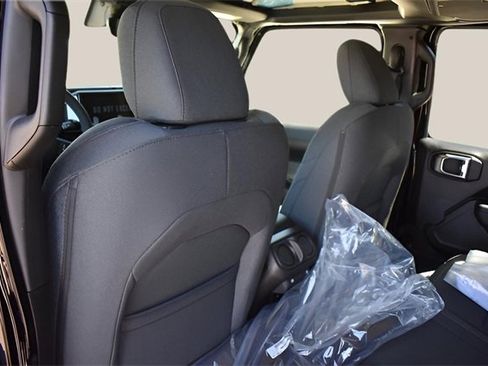 New 2025 Jeep Gladiator Sport image 14