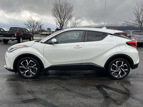 Used 2020 Toyota C-HR XLE image 7