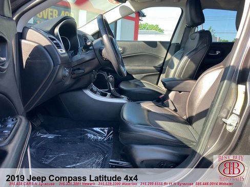 Used 2019 Jeep Compass Latitude w/ Popular Equipment Group AWD/4WD image 10