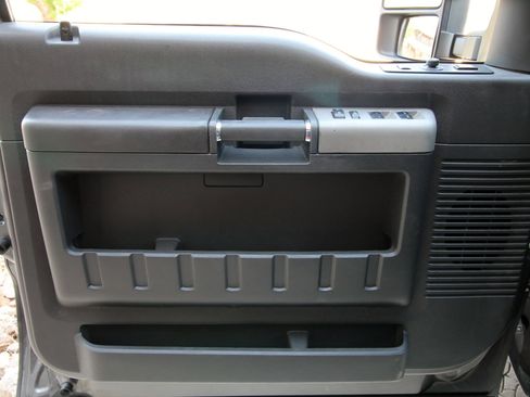 Used 2014 Ford F350 Lariat w/ Lariat Ultimate Package image 19