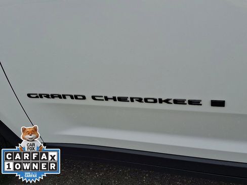Used 2024 Jeep Grand Cherokee Altitude image 29