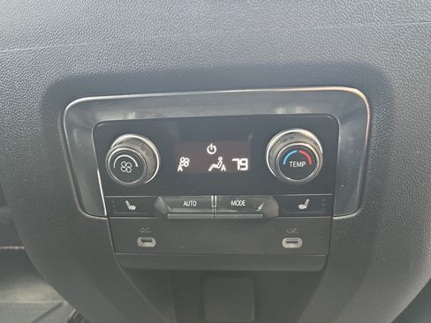 Used 2024 Chevrolet Tahoe Premier AWD/4WD image 12