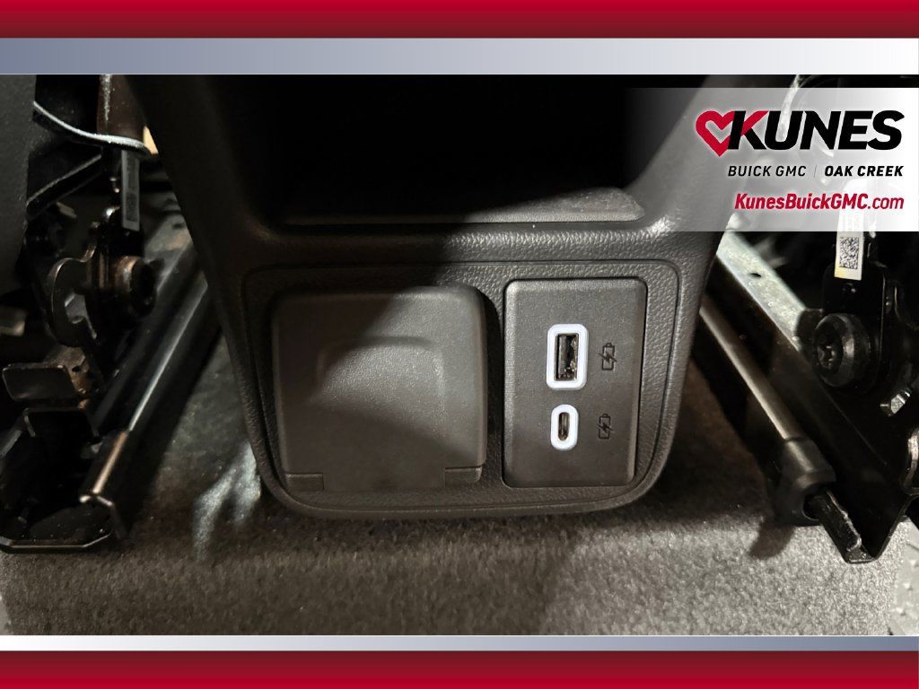 Used 2024 Chevrolet TrailBlazer RS w/ Convenience Package FWD image 35