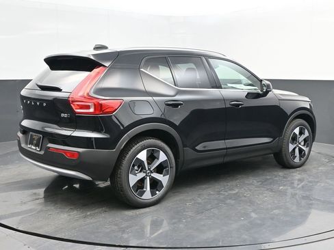 New 2025 Volvo XC40 B5 Core w/ Protection Package Premier image 7