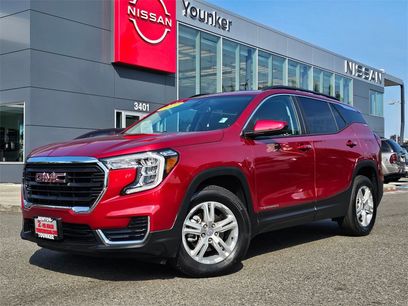 Used 2022 GMC Terrain SLE w/ Driver Convenience Package