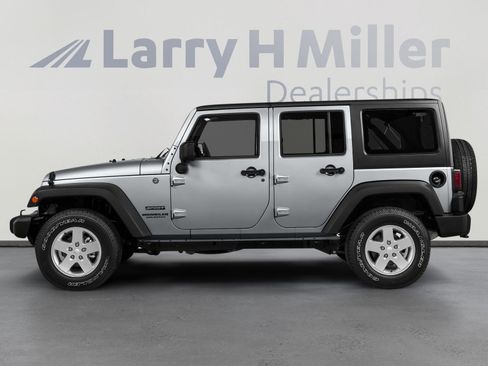 Used 2018 Jeep Wrangler Unlimited Sport S image 3