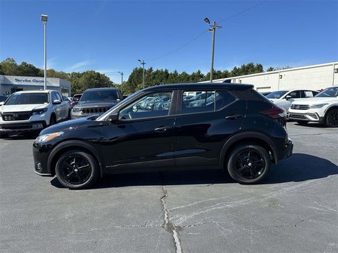 Used 2021 Nissan Kicks S image 22