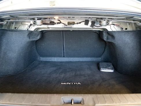 Used 2024 Nissan Sentra SV FWD image 8