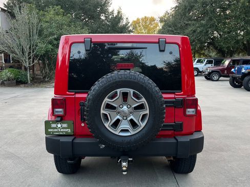 Used 2013 Jeep Wrangler Unlimited Rubicon image 9