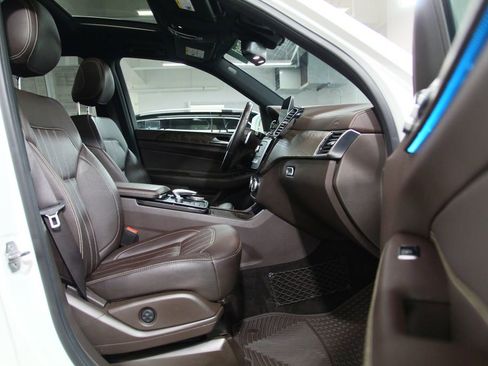 Certified 2019 Mercedes-Benz GLS 450 4MATIC image 21