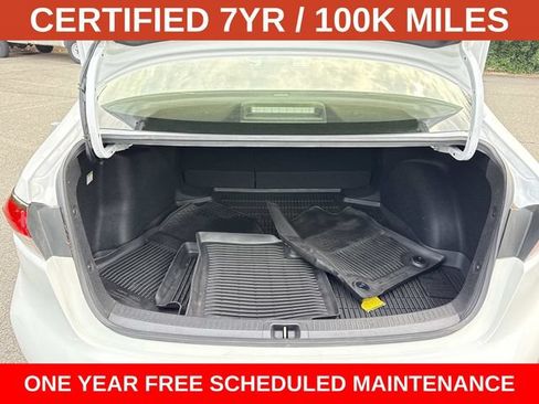 Used 2022 Toyota Corolla LE FWD image 12