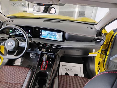 Used 2025 Nissan Kicks SR w/ Illumination Package image 74