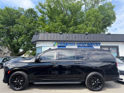 Used 2022 Cadillac Escalade ESV Luxury AWD/4WD image 5