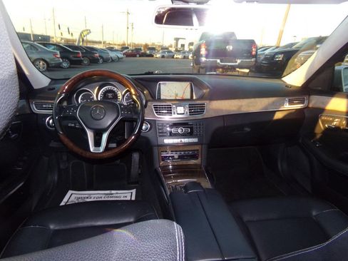 Used 2014 Mercedes-Benz E 350 4MATIC Sedan image 11
