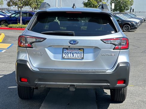 Certified 2025 Subaru Outback Premium image 5