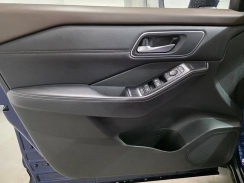 Used 2021 Nissan Rogue SV w/ Premium Package AWD/4WD image 11