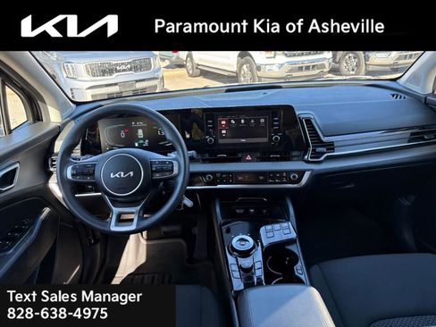 Used 2023 Kia Sportage LX image 7