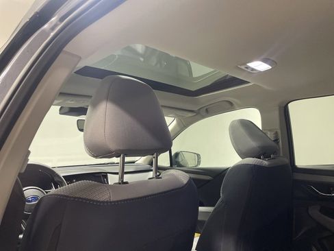 Used 2025 Subaru Outback Premium w/ Popular Package #1A image 19