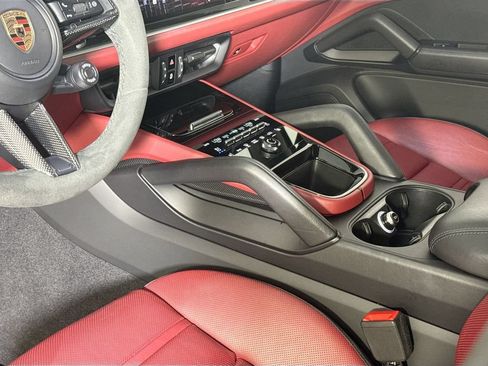 Certified 2024 Porsche Cayenne S AWD/4WD image 21