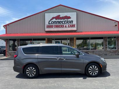 Used 2021 Chrysler Pacifica Touring-L