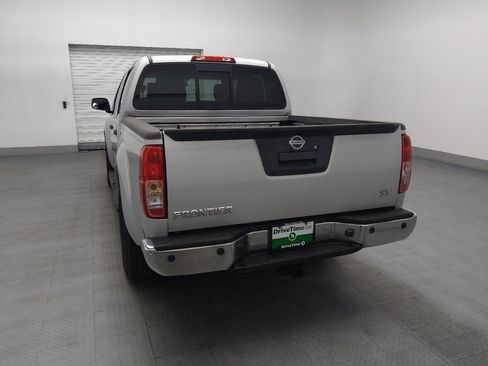 Used 2015 Nissan Frontier SV w/ SV Value Truck Package RWD image 6