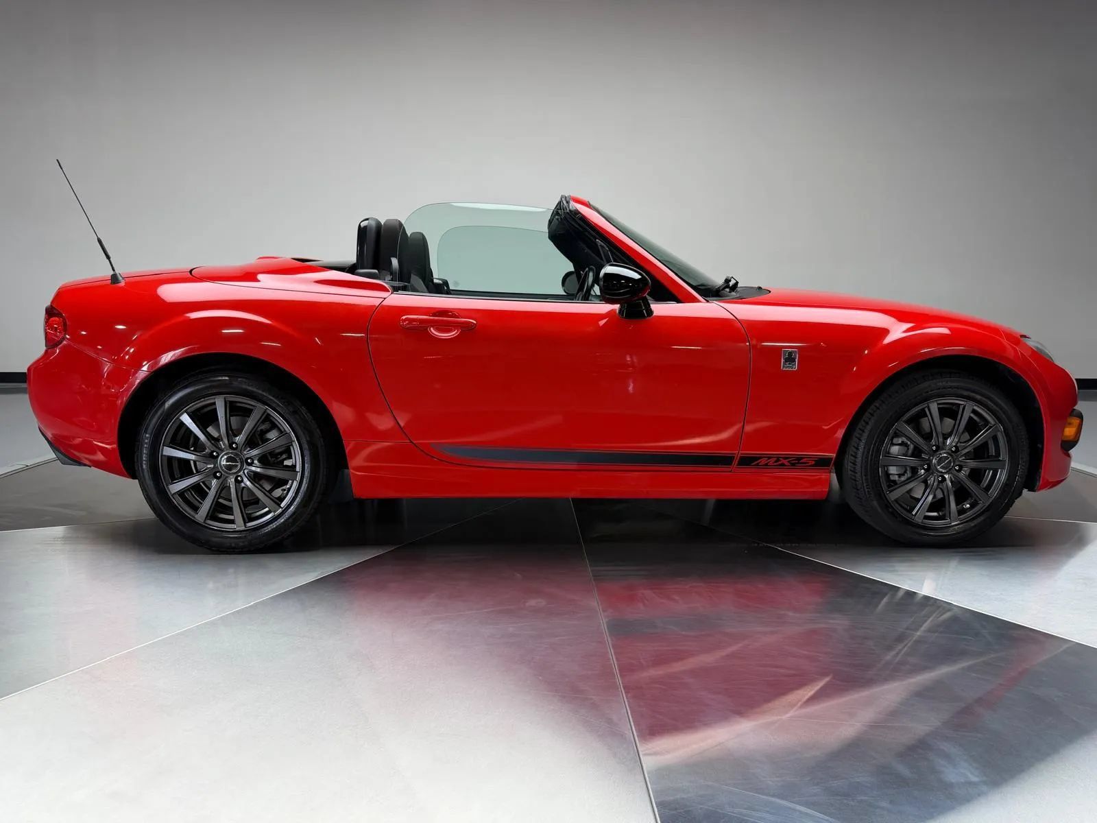 Used 2013 MAZDA MX-5 Miata Club RWD image 6