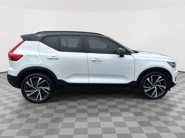 Used 2019 Volvo XC40 T5 R-Design AWD/4WD image 4