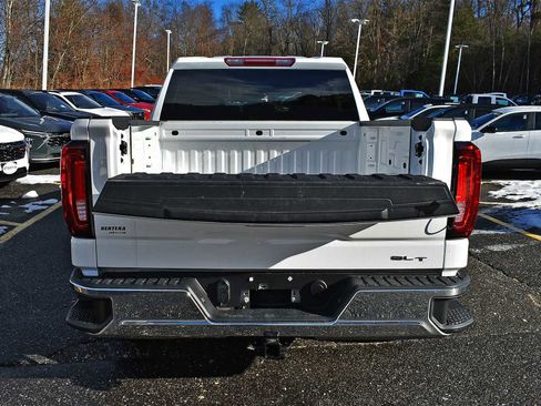 Used 2025 GMC Sierra 1500 SLT image 8