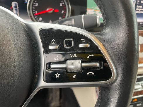Used 2019 Mercedes-Benz E 300 4MATIC image 17