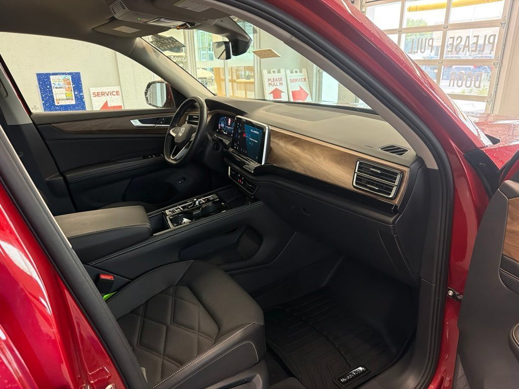 Used 2024 Volkswagen Atlas SE AWD/4WD image 39