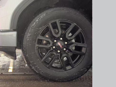 Used 2024 GMC Sierra 1500 Elevation image 9