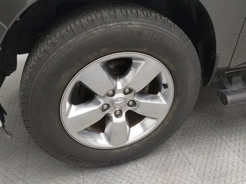 Used 2019 RAM 1500 Tradesman w/ Tradesman SXT Package RWD image 31
