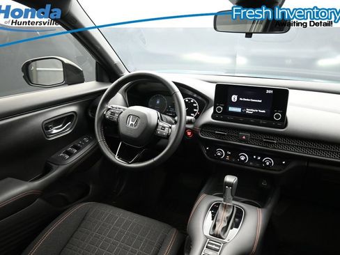 Used 2025 Honda HR-V Sport image 14