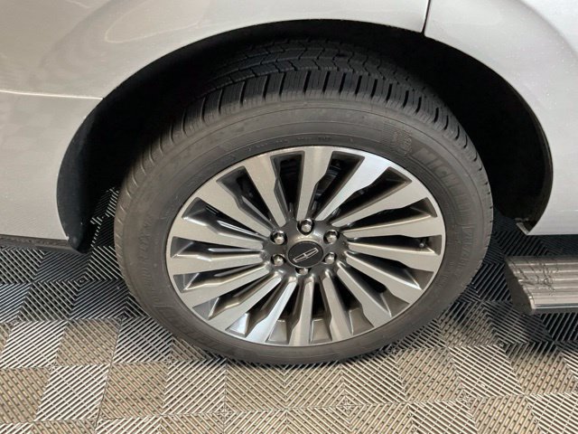 Used 2019 Lincoln Navigator Reserve AWD/4WD image 48